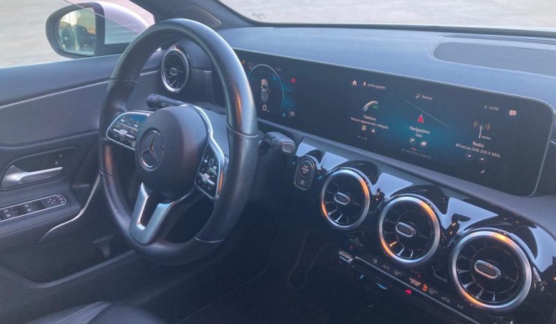 Mercedes Benz A 180 d Sport auto completo
